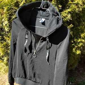 H&M Divided hooded shirt